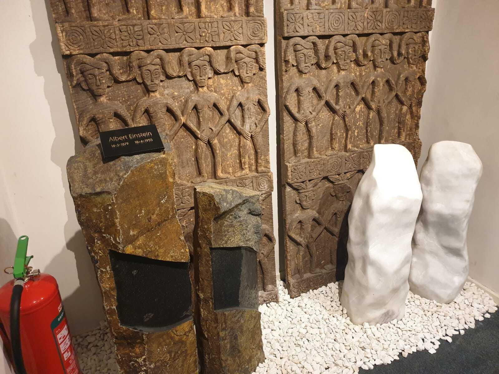 Grafstenen en grafmonumenten bij Andersgedenkmonumenten